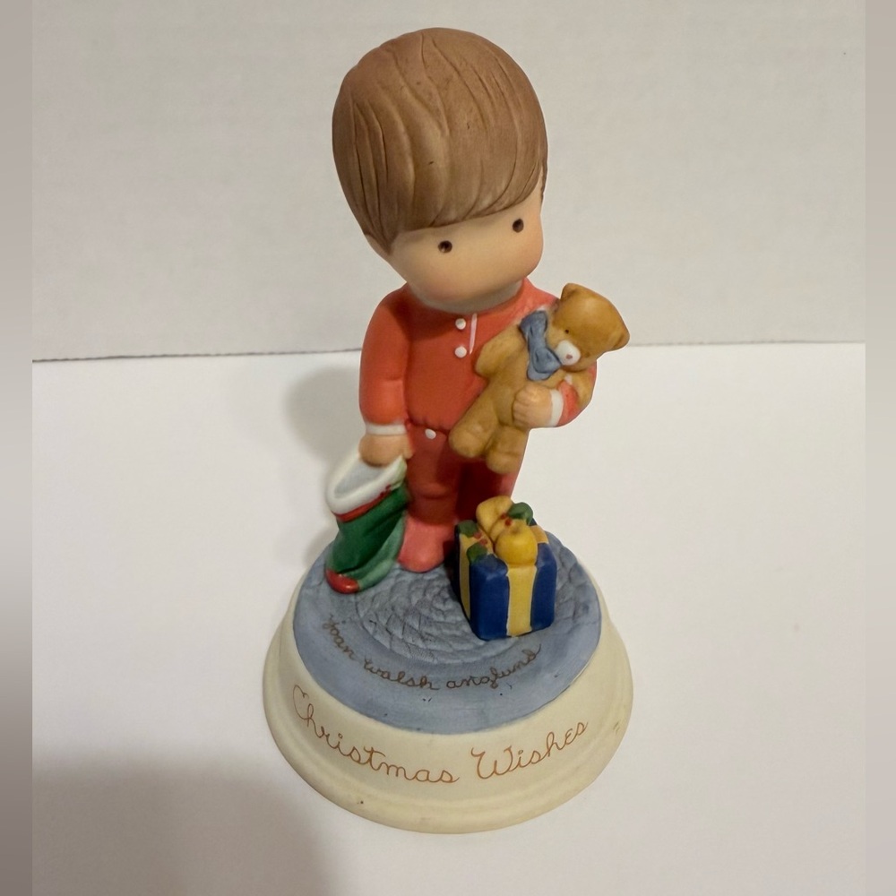 Avon "Christmas Wishes" figurine